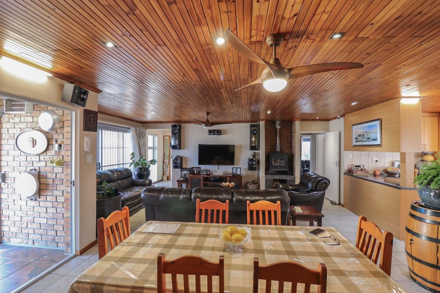 4 Bedroom Property for Sale in De Kelders Western Cape